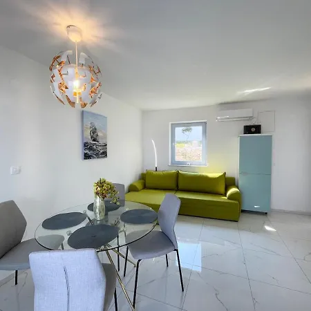 Two Bedroom App In With Sea View, Terrace&parking * Ravni