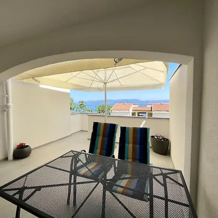 Two Bedroom App In With Sea View, Terrace&parking Ravni